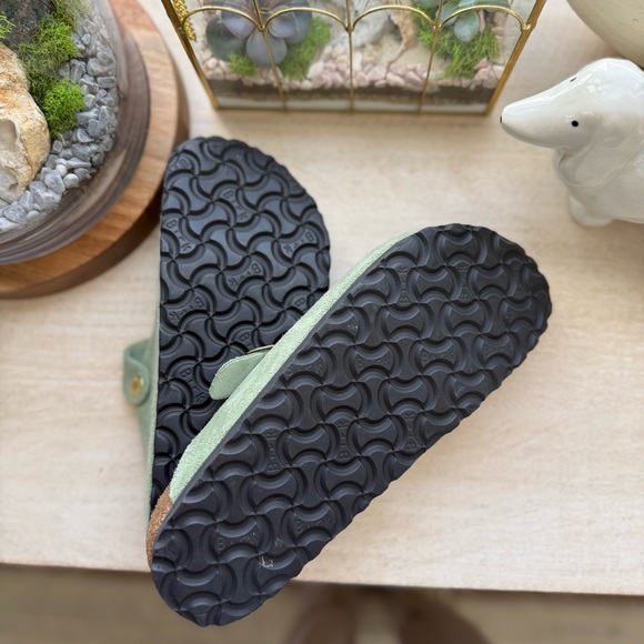 Birkenstock Boston Soft Footbed Suede Leather in Green Tea - Picture 12 of 16